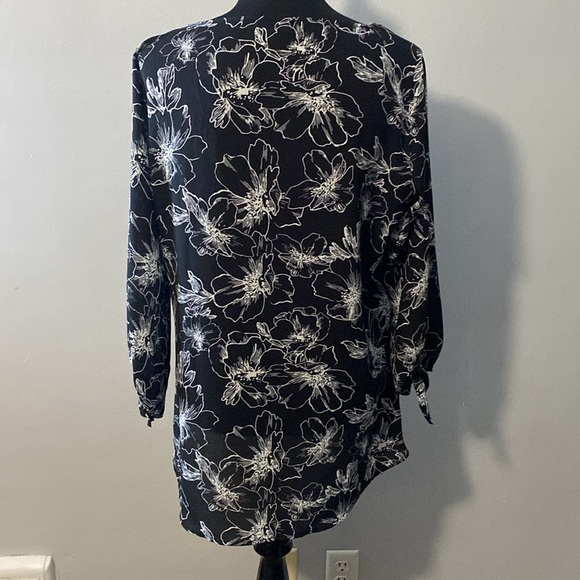 Apt. 9 Black & White Floral Print Blouse Faux Wrap 3/4 Tie Cuff Sleeves Sz L - Picture 4 of 10